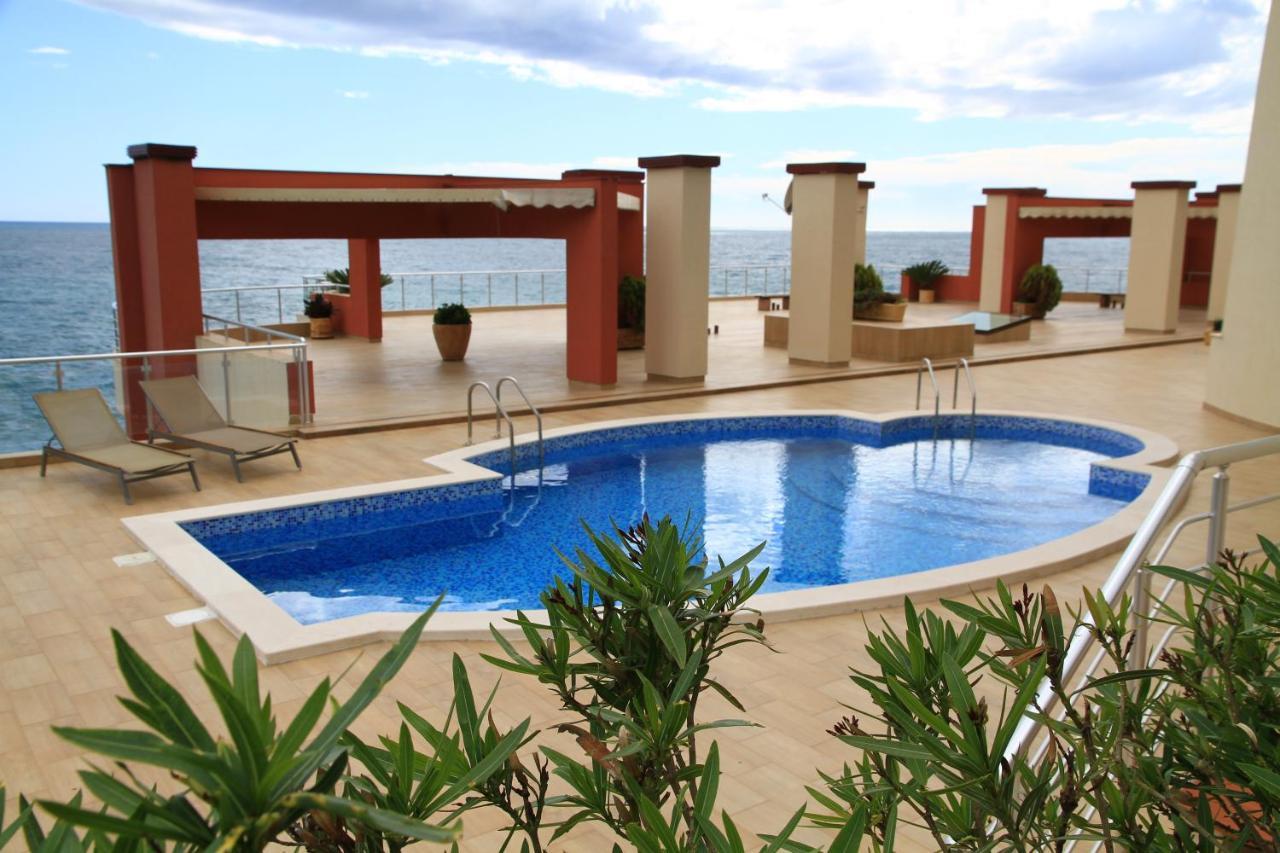 Bella Costa Apartment Добра вода Екстериор снимка