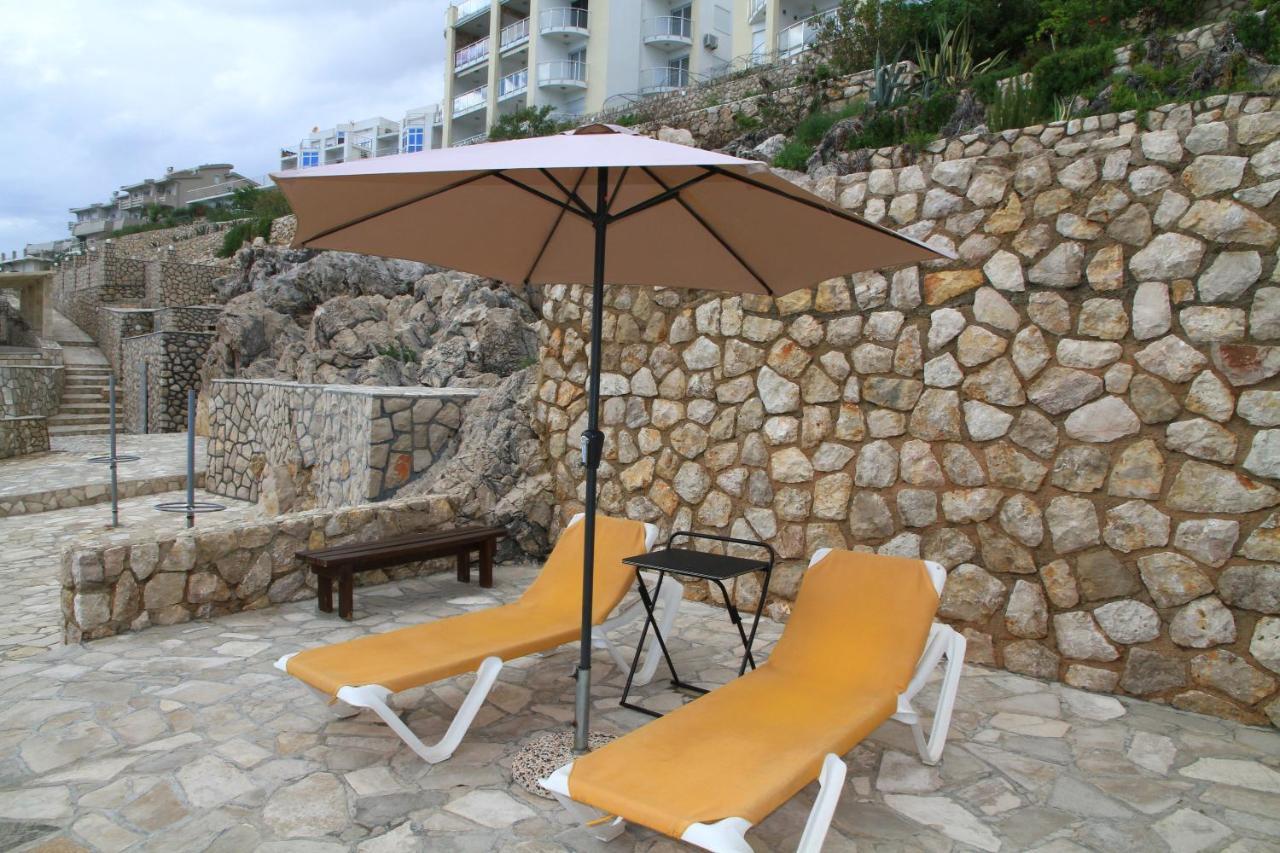 Bella Costa Apartment Добра вода Екстериор снимка