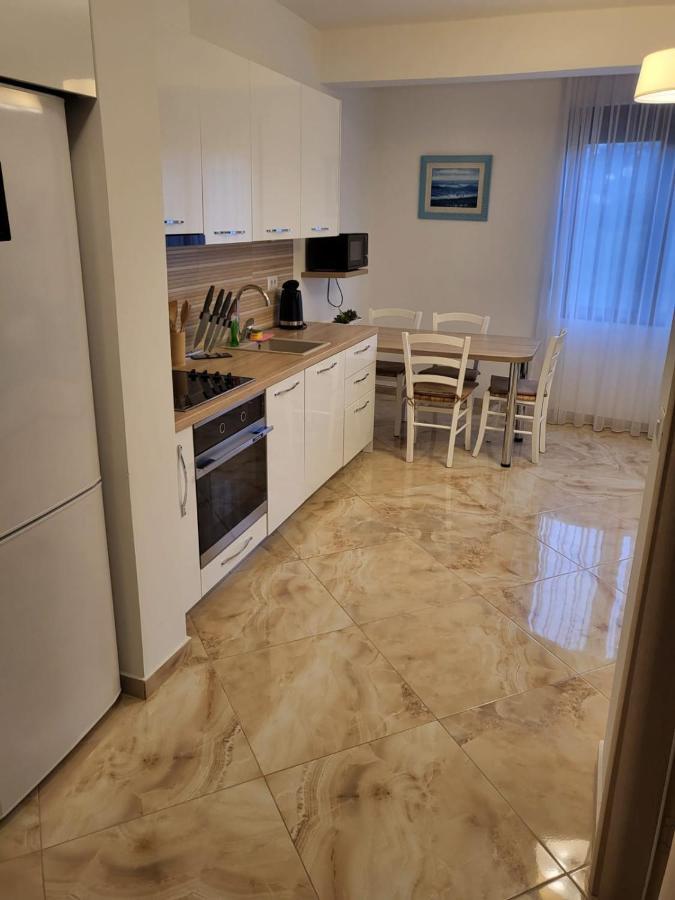 Bella Costa Apartment Добра вода Екстериор снимка
