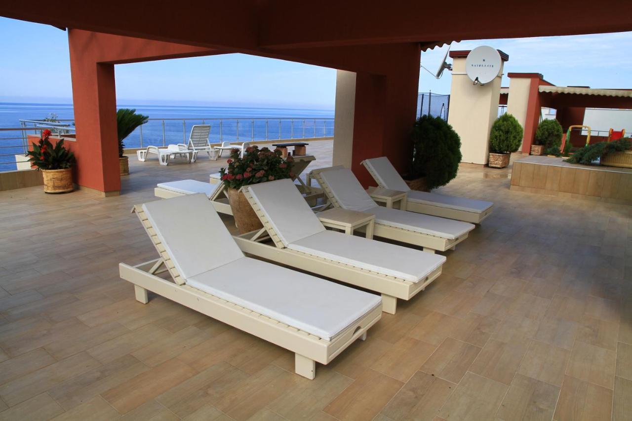 Bella Costa Apartment Добра вода Екстериор снимка