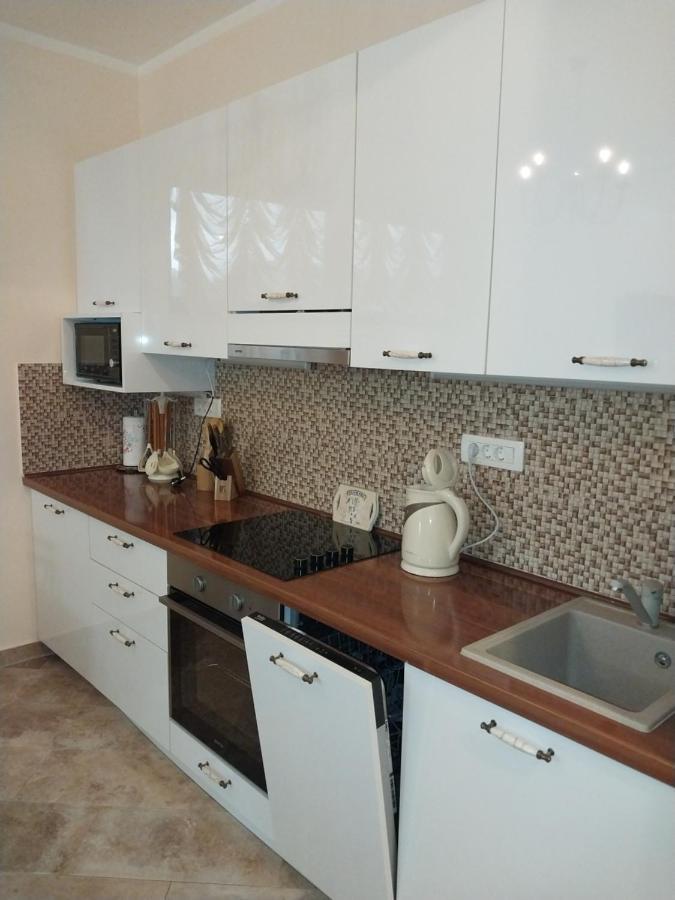 Bella Costa Apartment Добра вода Екстериор снимка